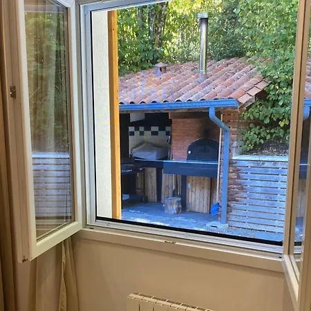 Maison De Plain-pied Avec Piscine Privee Et Wi-fi A Landhuis Château-lʼÉvêque