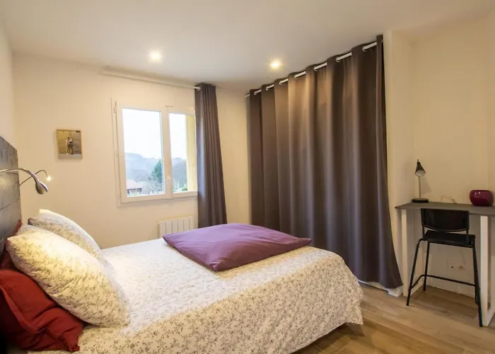 Maison De Plain-pied Avec Piscine Privee Et Wi-fi A - Fr-1-616-472 *